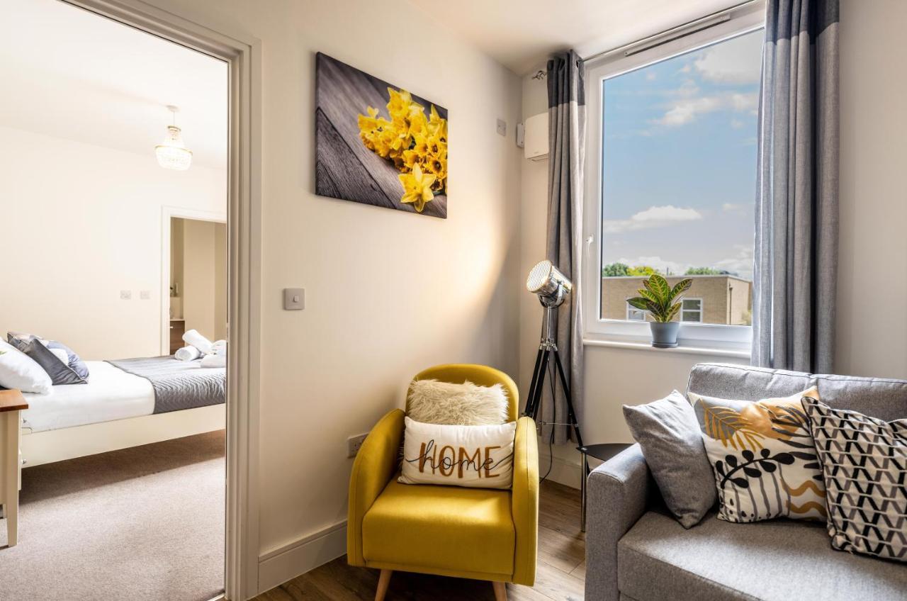 Mission Wave - Venture Apartment Staines-upon-Thames Exterior foto